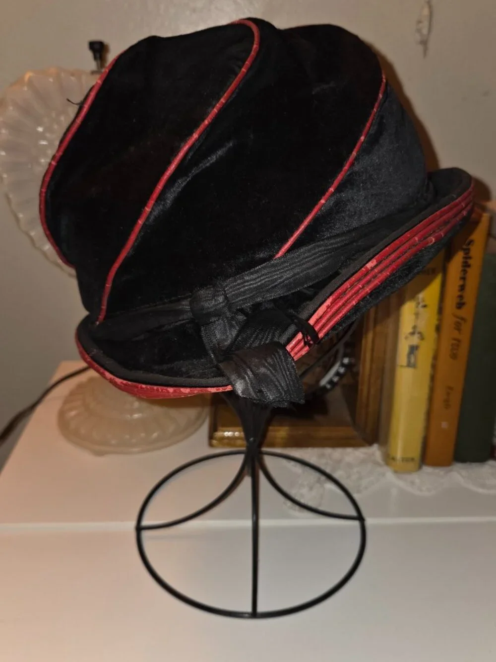 1920s Black Velvet Cloche